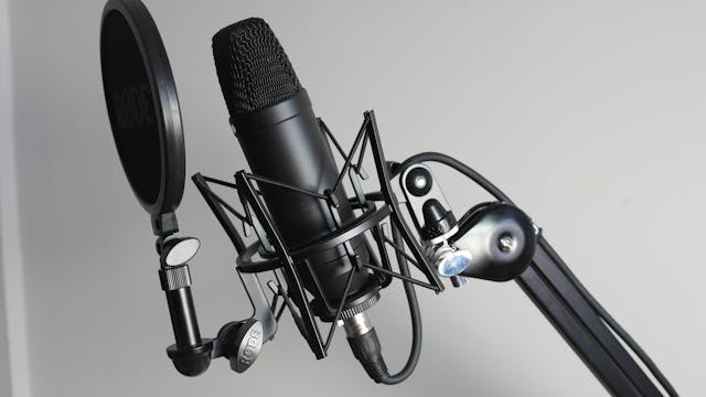 语气生硬冷漠，梨花声音教育如何增添语言温度？
